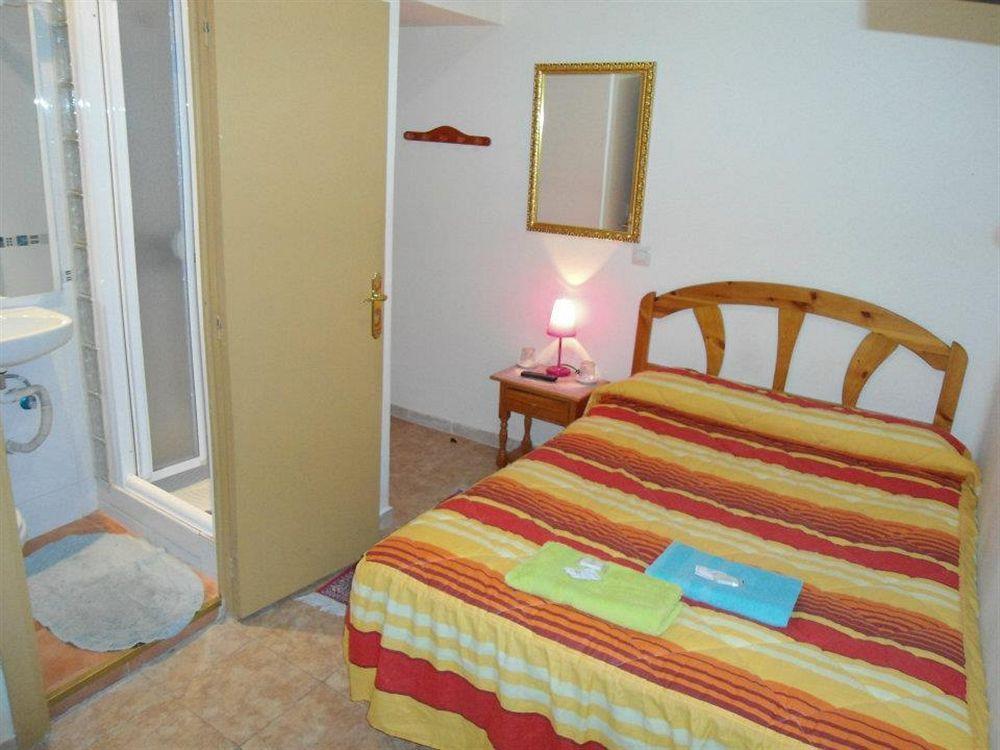 Hostal Florida Madrid Buitenkant foto