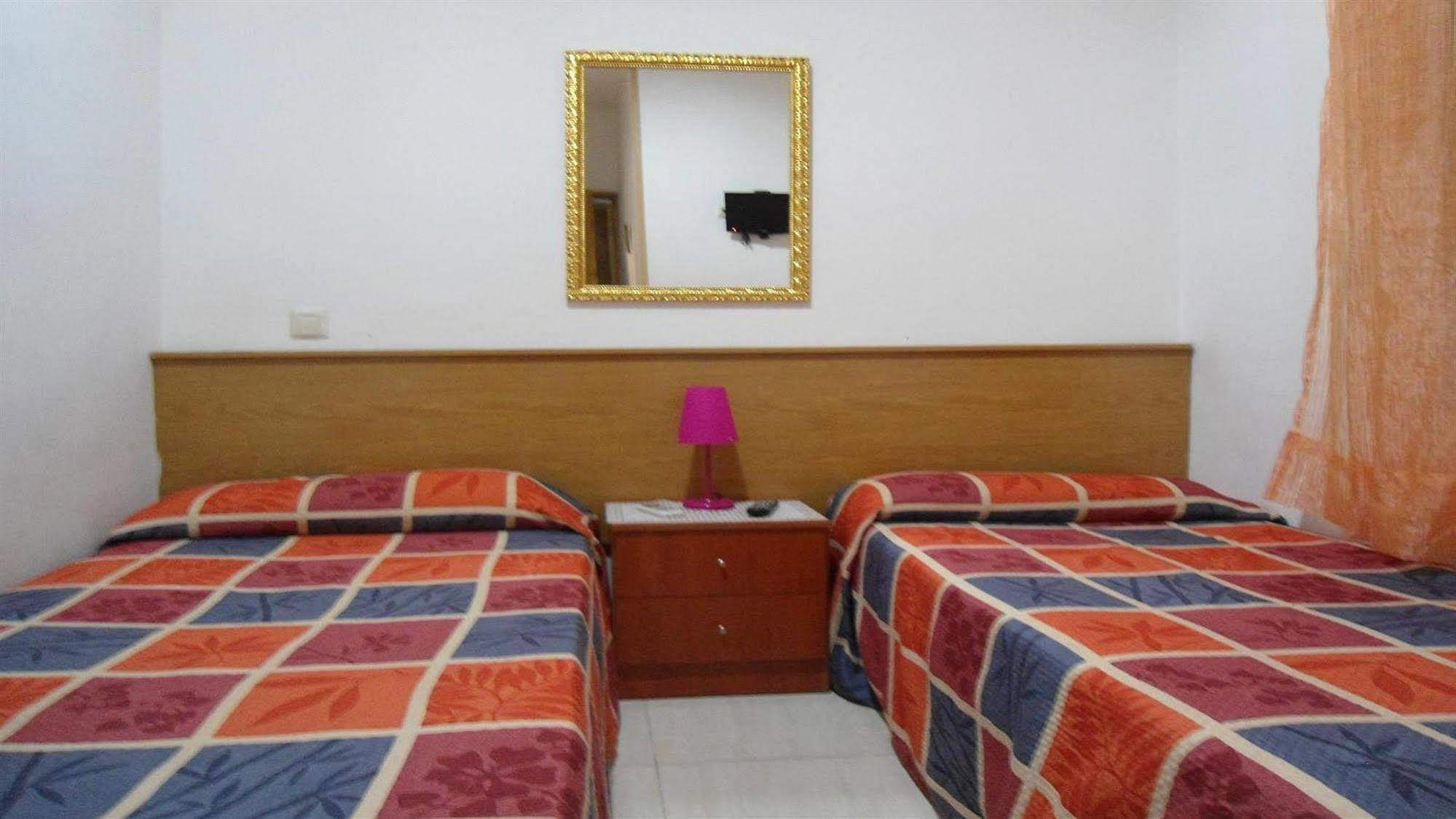 Hostal Florida Madrid Buitenkant foto
